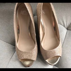 Simply Pelle gold sparkly peeptoe Size 7